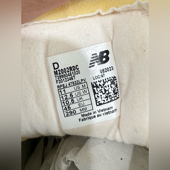 New Balance White Cream Interior Label Sneakers - Picture 3 of 12
